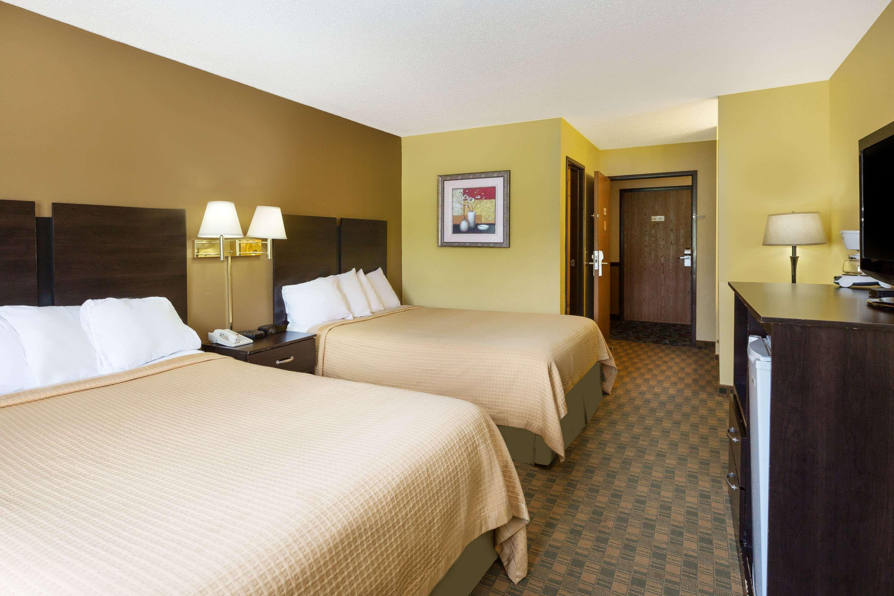 Econo Lodge Inn & Suites Yankton Екстер'єр фото