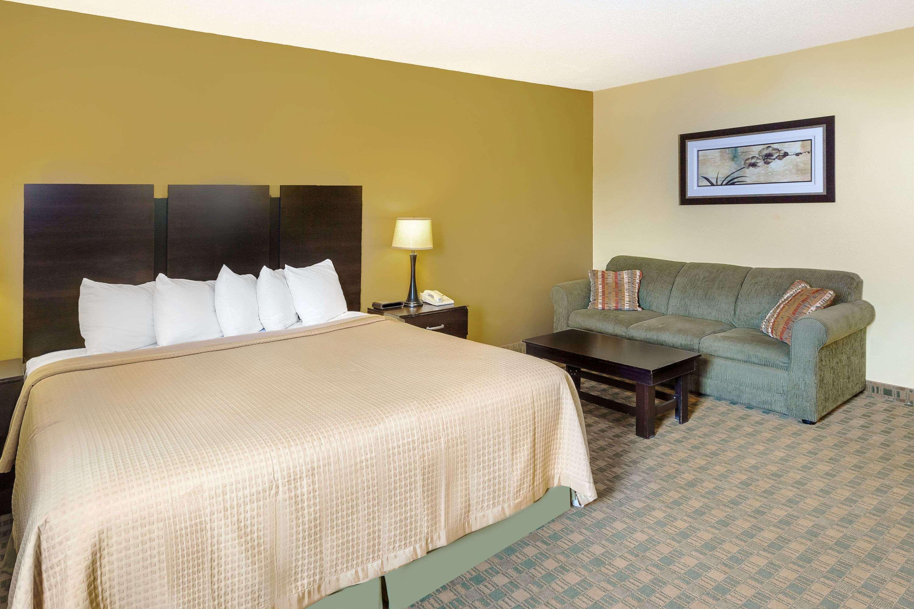 Econo Lodge Inn & Suites Yankton Екстер'єр фото